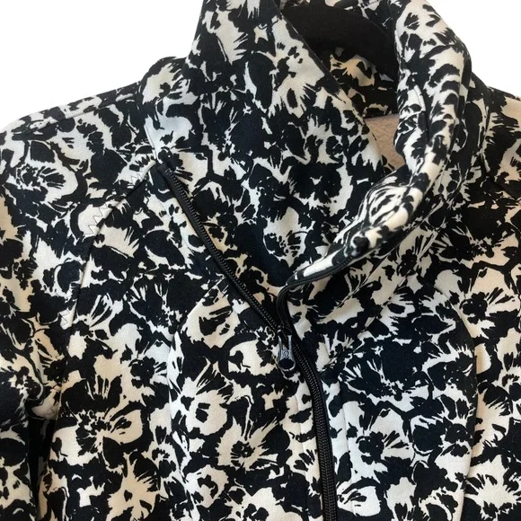 Lululemon Black & White Fleur Sombre Floral Cozy Cuddle Up Full Zip Jack… - Picture 6 of 12